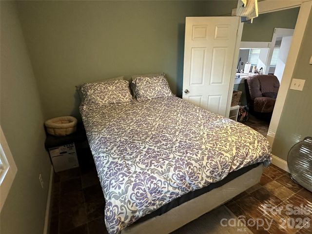 162 Clubhouse Drive, New London, NC 28127