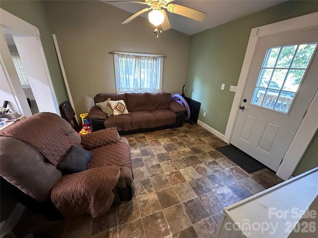 162 Clubhouse Drive, New London, NC 28127