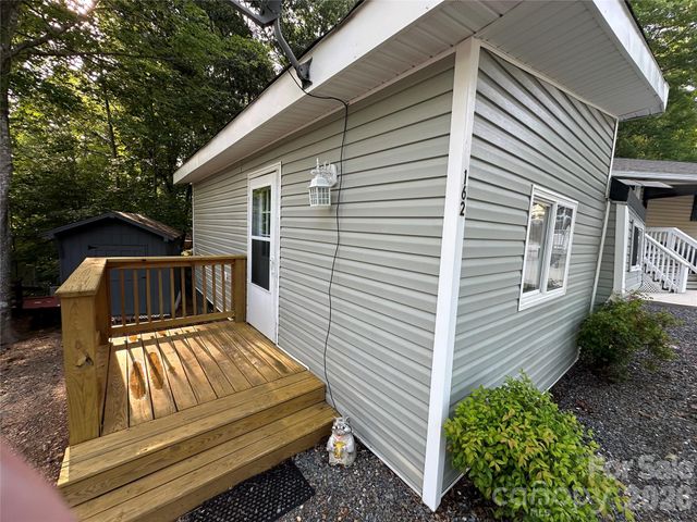162 Clubhouse Drive, New London, NC 28127