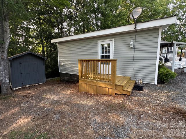 162 Clubhouse Drive, New London, NC 28127