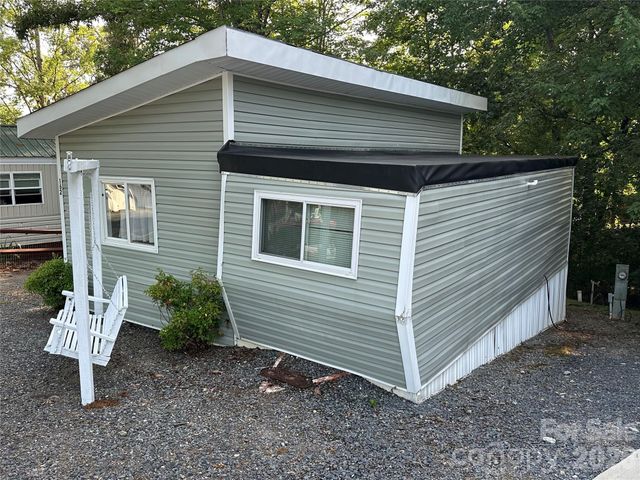162 Clubhouse Drive, New London, NC 28127