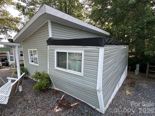 162 Clubhouse Drive, New London, NC 28127