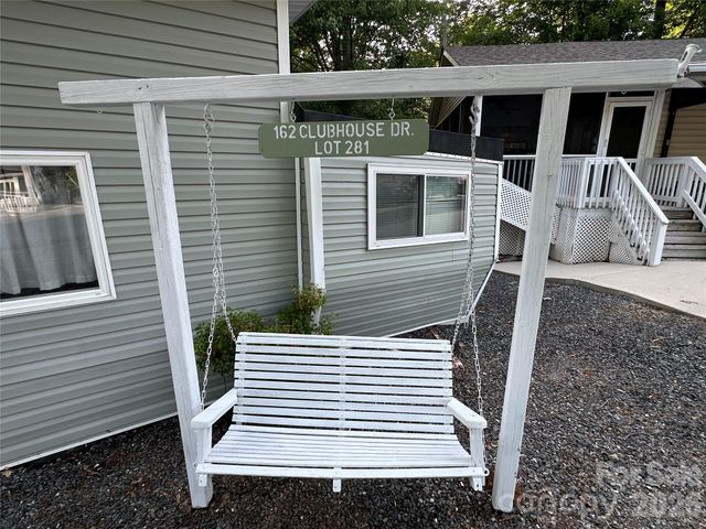 162 Clubhouse Drive, New London, NC 28127