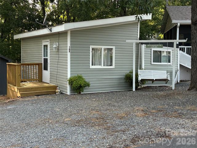 162 Clubhouse Drive, New London, NC 28127