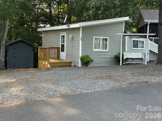 162 Clubhouse Drive, New London, NC 28127