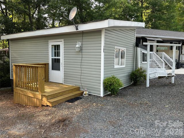 162 Clubhouse Drive, New London, NC 28127