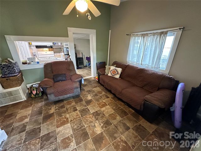 162 Clubhouse Drive, New London, NC 28127