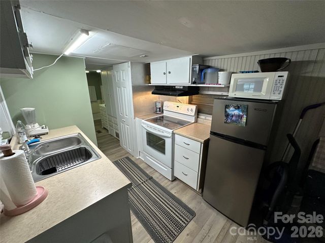 162 Clubhouse Drive, New London, NC 28127