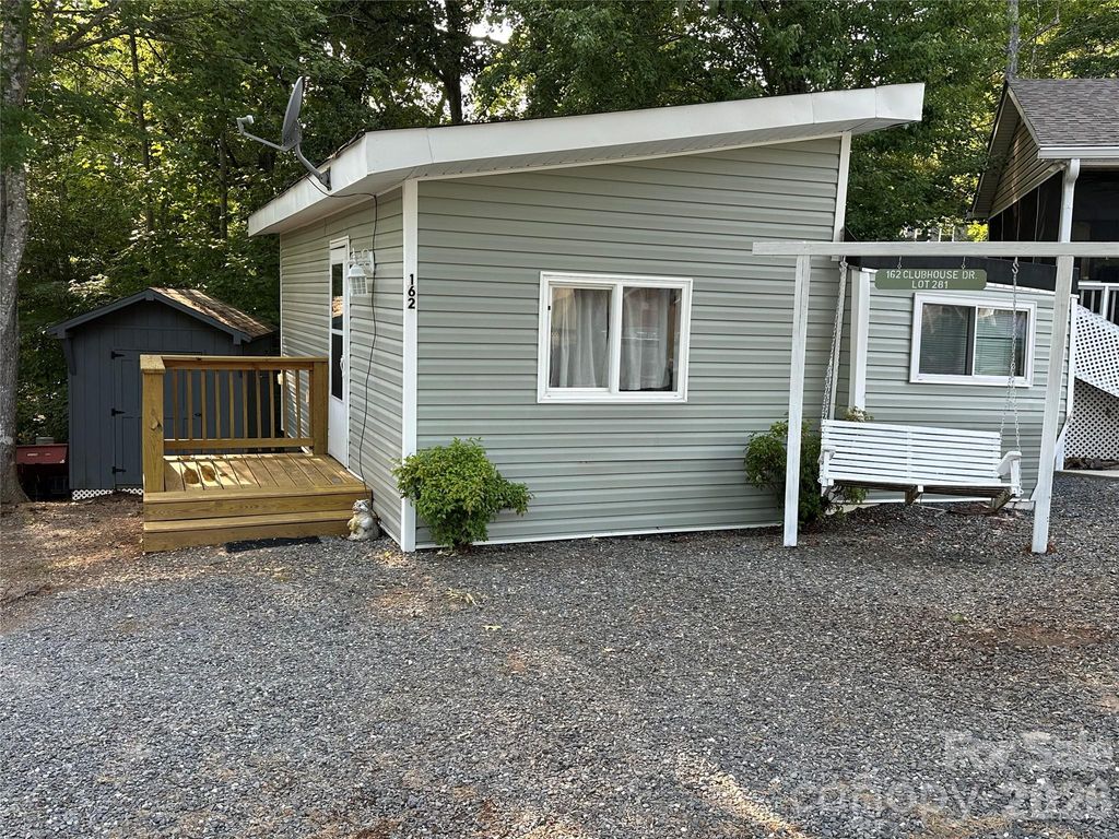 162 Clubhouse Drive, New London, NC 28127