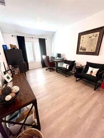 9907 Summer Peony Court, Baytown, TX 77521