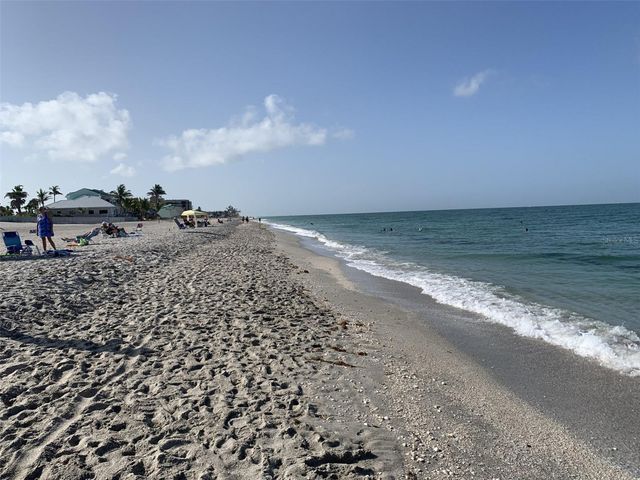 319 OAKWOOD CIRCLE, Englewood, FL 34223