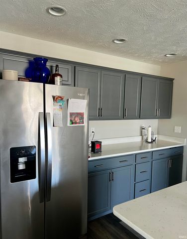 1120 WATERSHIP Drive, Evansville, IN 47725