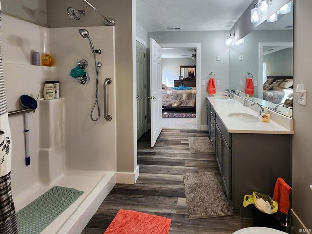 1120 WATERSHIP Drive, Evansville, IN 47725