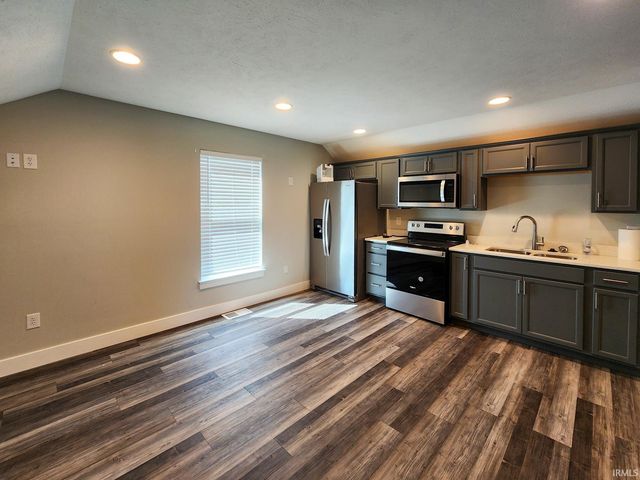 1120 WATERSHIP Drive, Evansville, IN 47725