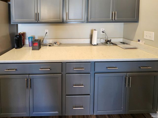 1120 WATERSHIP Drive, Evansville, IN 47725