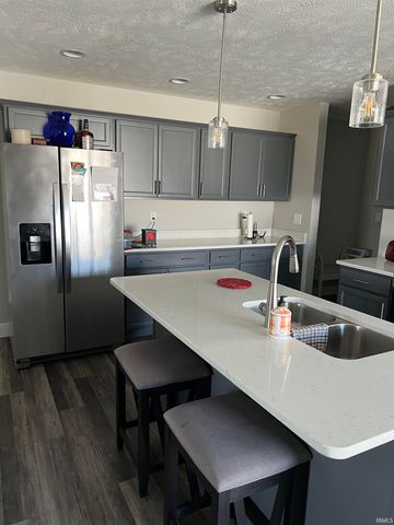 1120 WATERSHIP Drive, Evansville, IN 47725