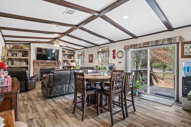 198 Pine Shadows LN, Bastrop, TX 78602