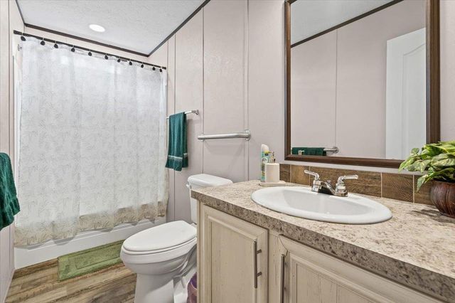 198 Pine Shadows LN, Bastrop, TX 78602