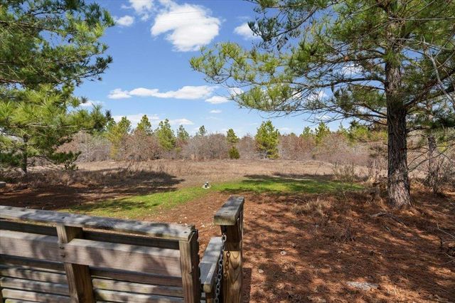 198 Pine Shadows LN, Bastrop, TX 78602