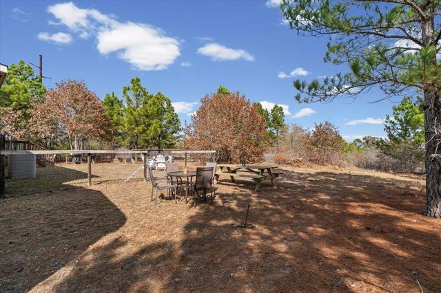 198 Pine Shadows LN, Bastrop, TX 78602