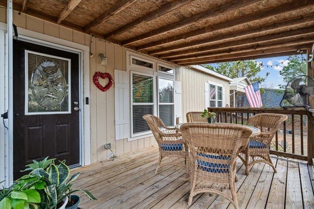 198 Pine Shadows LN, Bastrop, TX 78602