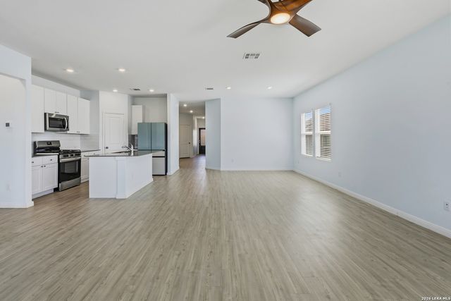 5340 CLOVES COVE, St Hedwig, TX 78152