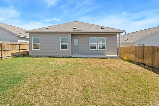 5340 CLOVES COVE, St Hedwig, TX 78152