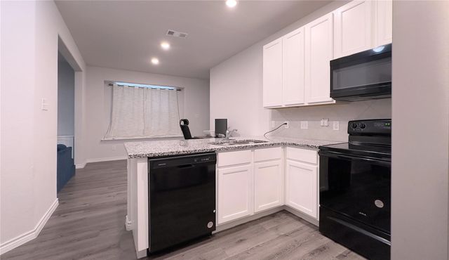 5565 Willamette Drive, Fort Worth, TX 76119
