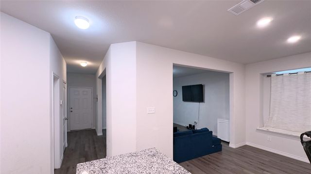 5565 Willamette Drive, Fort Worth, TX 76119