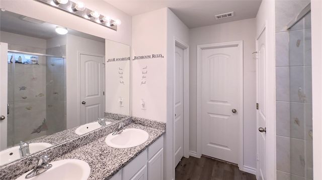 5565 Willamette Drive, Fort Worth, TX 76119