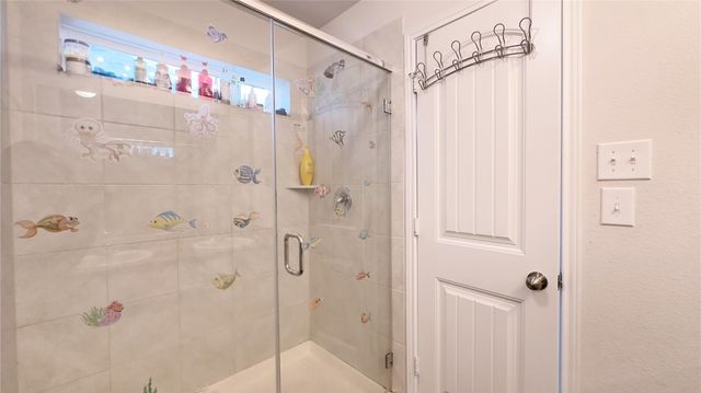 5565 Willamette Drive, Fort Worth, TX 76119