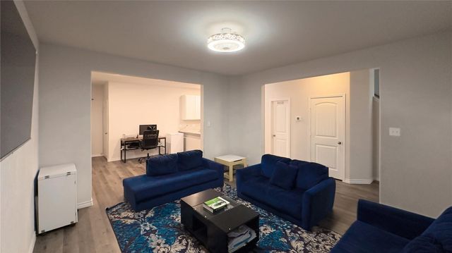 5565 Willamette Drive, Fort Worth, TX 76119