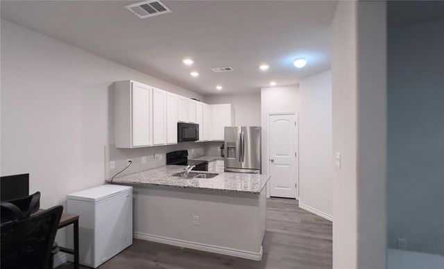 5565 Willamette Drive, Fort Worth, TX 76119