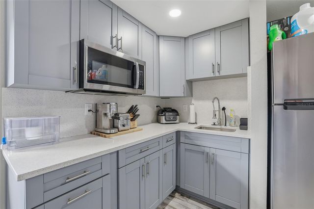 7313 BROOKVIEW CIRCLE, Tampa, FL 33634