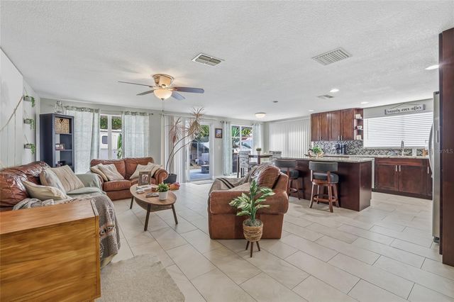 7313 BROOKVIEW CIRCLE, Tampa, FL 33634