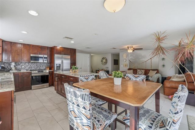 7313 BROOKVIEW CIRCLE, Tampa, FL 33634