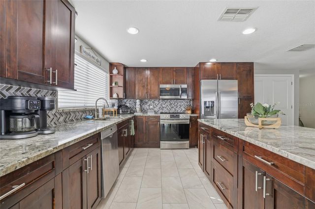 7313 BROOKVIEW CIRCLE, Tampa, FL 33634