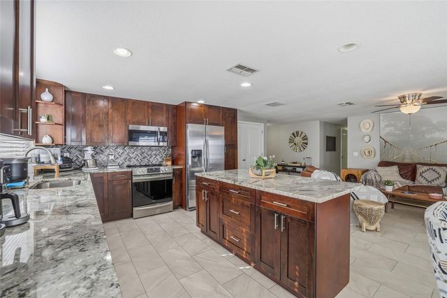 7313 BROOKVIEW CIRCLE, Tampa, FL 33634