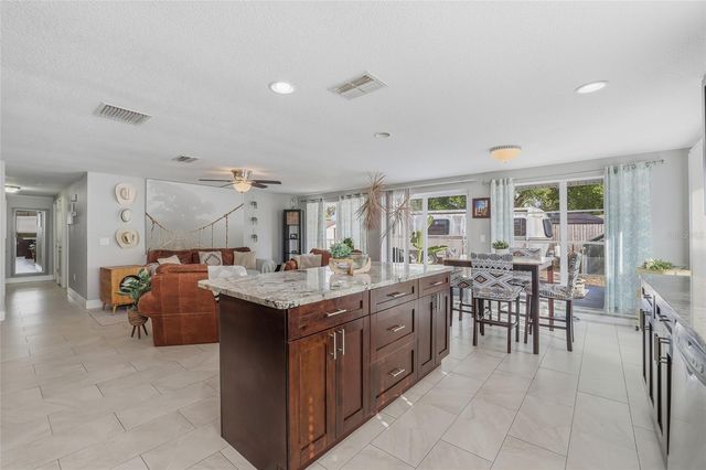 7313 BROOKVIEW CIRCLE, Tampa, FL 33634