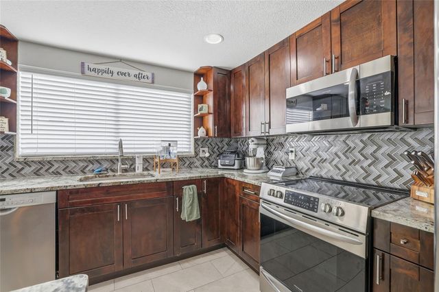 7313 BROOKVIEW CIRCLE, Tampa, FL 33634