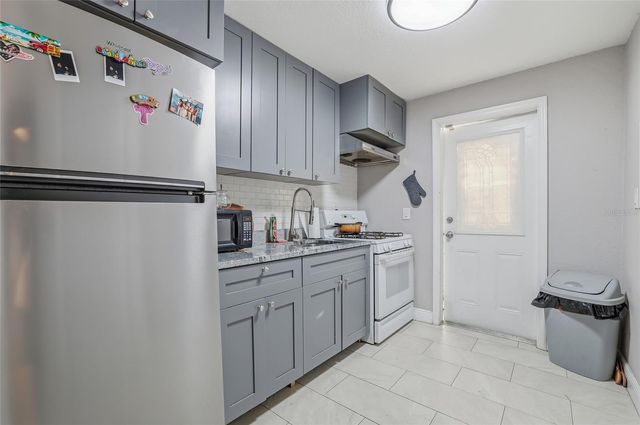 7313 BROOKVIEW CIRCLE, Tampa, FL 33634