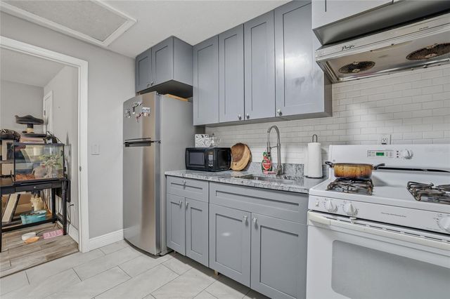 7313 BROOKVIEW CIRCLE, Tampa, FL 33634