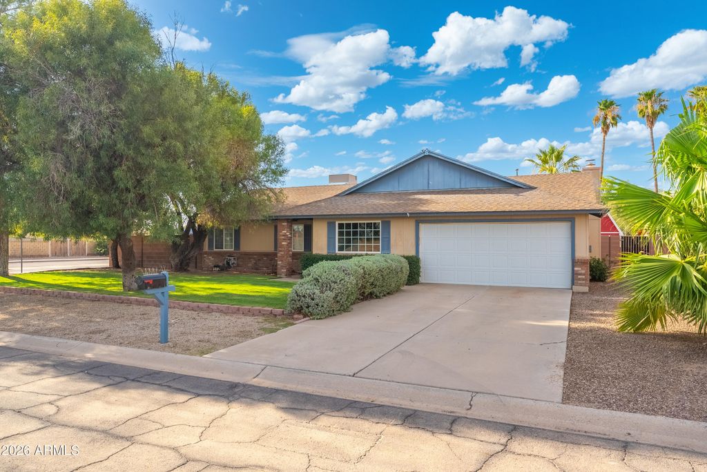 502 E GABRILLA Drive, Casa Grande, AZ 85122 — photo 2