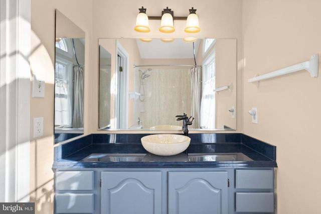 4027 MAPLE ST, Fairfax, VA 22030