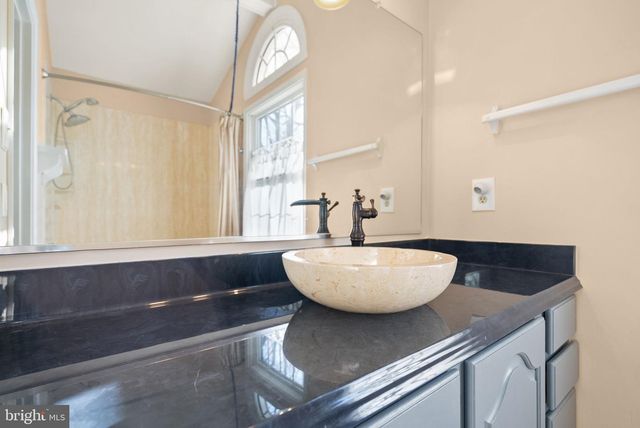 4027 MAPLE ST, Fairfax, VA 22030