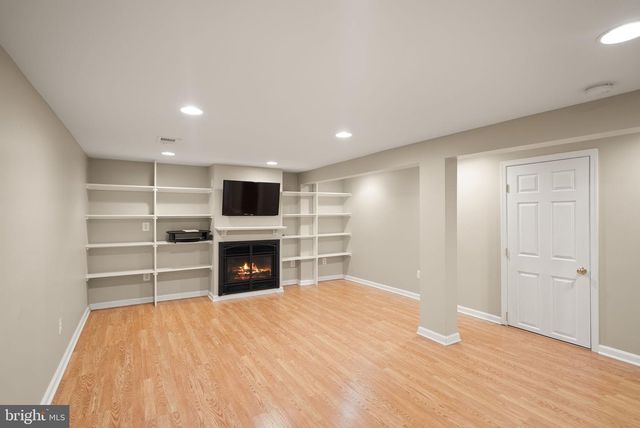 4027 MAPLE ST, Fairfax, VA 22030