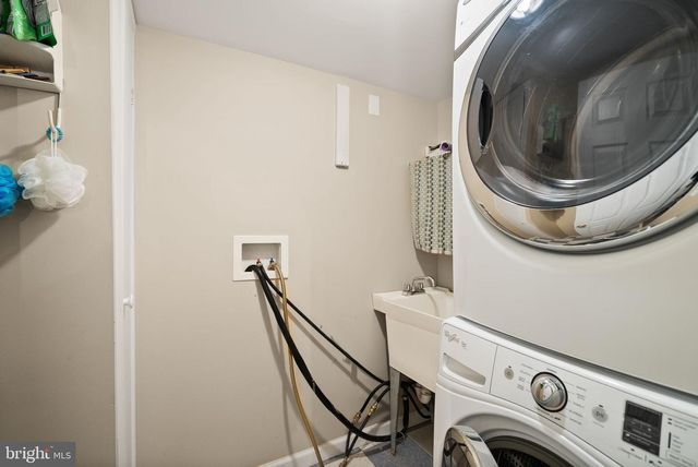 4027 MAPLE ST, Fairfax, VA 22030