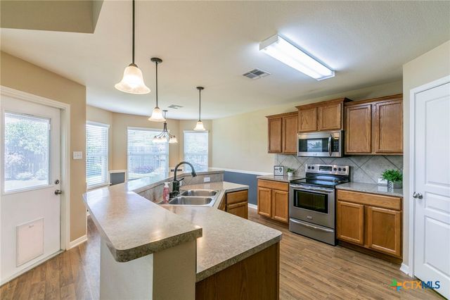 1126 Neuberry Cliffe, Temple, TX 76502
