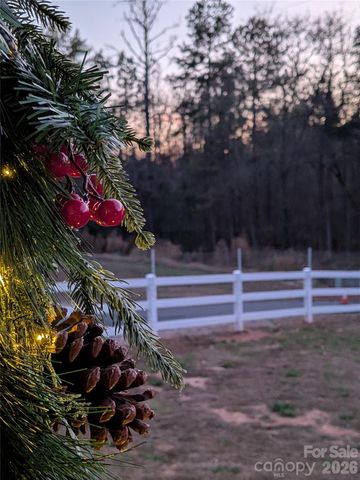 4592 Reid Road, Edgemoor, SC 29712