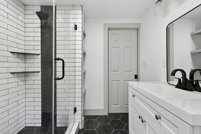 8 Bartlett St, Peabody, MA 01960
